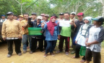 Disbun Bantu Peralatan Pasca Panen Karet