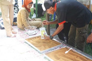 Harga Gula Merah Kelapa Tergantung Tengkulak